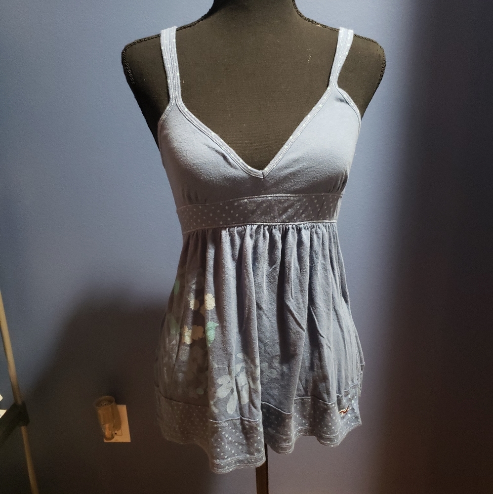 Hollister top